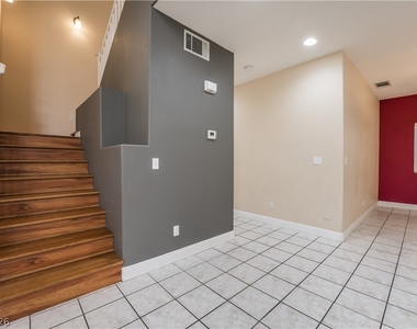 2462 Silver Blossom Lane - Photo Thumbnail 6