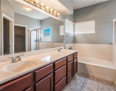 2462 Silver Blossom Lane - Photo Thumbnail 21