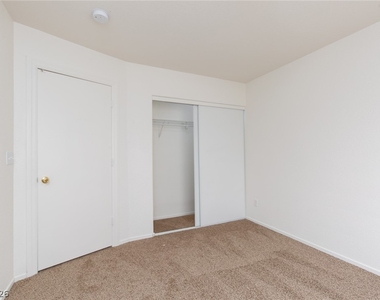 4346 Sunrise Shores Avenue - Photo Thumbnail 16