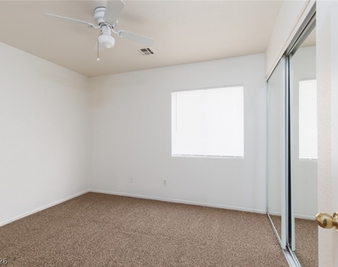 4346 Sunrise Shores Avenue - Photo Thumbnail 17