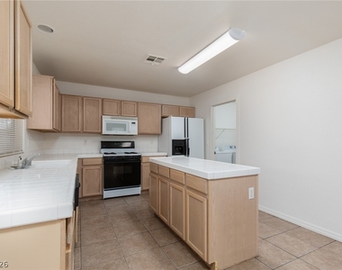 4346 Sunrise Shores Avenue - Photo Thumbnail 9