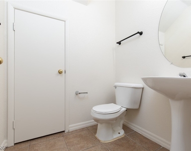 4346 Sunrise Shores Avenue - Photo Thumbnail 13