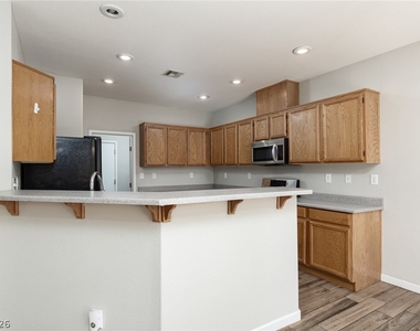 6255 W Arby Avenue - Photo Thumbnail 10