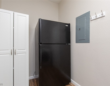 6255 W Arby Avenue - Photo Thumbnail 15