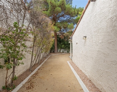 2004 Calle De Espana - Photo Thumbnail 24