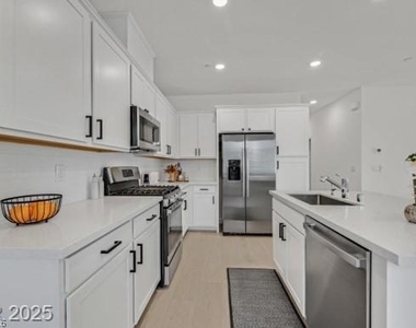 33 Newport Edge Place - Photo Thumbnail 2