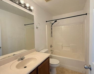4440 Laguna Garden Avenue - Photo Thumbnail 7