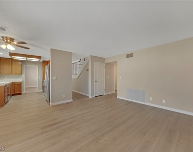 3158 Laurel Avenue - Photo Thumbnail 7