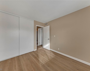 3158 Laurel Avenue - Photo Thumbnail 26