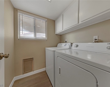 3158 Laurel Avenue - Photo Thumbnail 12