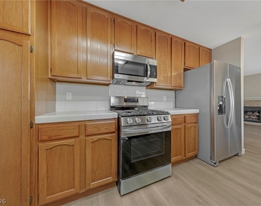 3158 Laurel Avenue - Photo Thumbnail 10
