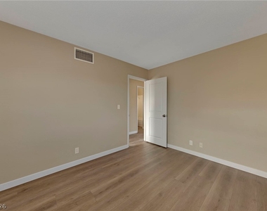 3158 Laurel Avenue - Photo Thumbnail 24
