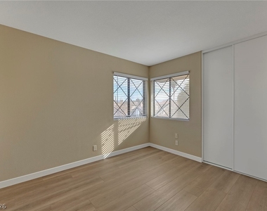 3158 Laurel Avenue - Photo Thumbnail 23