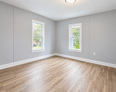 16 Pleasant Avenue - Photo Thumbnail 4