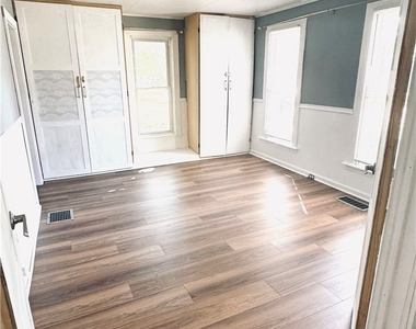406 Main Street - Photo Thumbnail 5