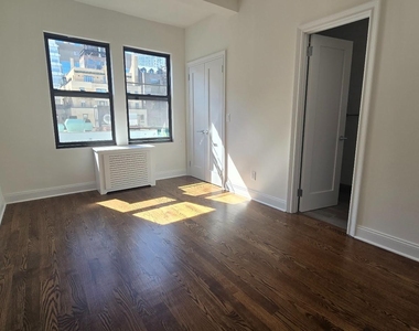 West 68th Street - Photo Thumbnail 6