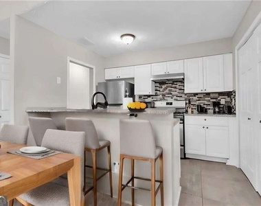 422 Plainville Drive Sw - Photo Thumbnail 2