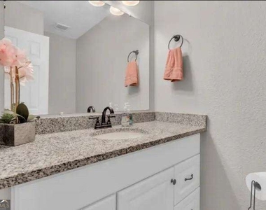 422 Plainville Drive Sw - Photo Thumbnail 11