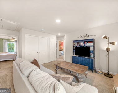 200 Oliver Drive - Photo Thumbnail 13