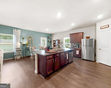 200 Oliver Drive - Photo Thumbnail 7