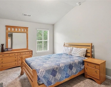 521 Redchurch Drive - Photo Thumbnail 15