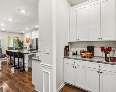 521 Redchurch Drive - Photo Thumbnail 6
