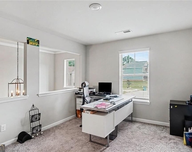 521 Redchurch Drive - Photo Thumbnail 16
