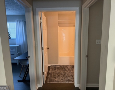 214 Oak Circle N - Photo Thumbnail 11