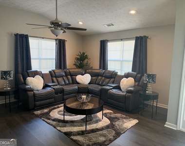 214 Oak Circle N - Photo Thumbnail 15