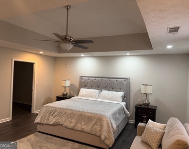 214 Oak Circle N - Photo Thumbnail 14