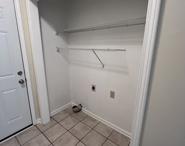 31 Oak Street - Photo Thumbnail 18