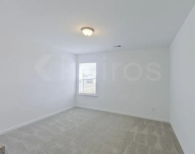 101 Silver Maple Lane - Photo Thumbnail 9