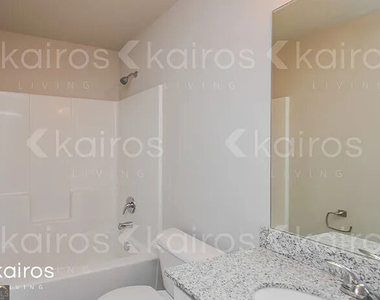 215 Hawthorn Trail - Photo Thumbnail 12