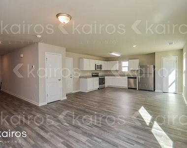 215 Hawthorn Trail - Photo Thumbnail 1