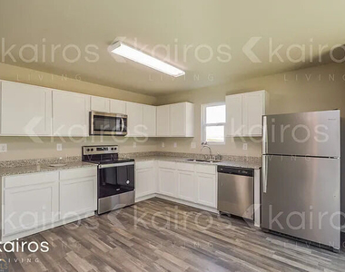 215 Hawthorn Trail - Photo Thumbnail 3