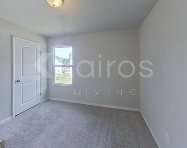 248 York Lane - Photo Thumbnail 10