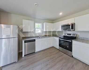 248 York Lane - Photo Thumbnail 4