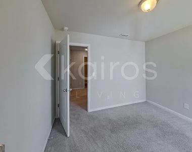 248 York Lane - Photo Thumbnail 11