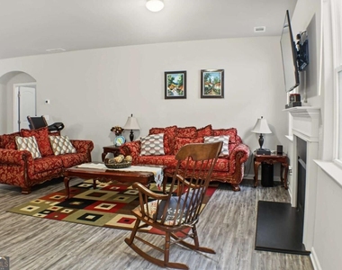 458 Laurelcrest Lane - Photo Thumbnail 4
