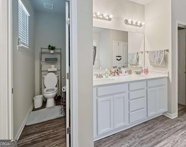 458 Laurelcrest Lane - Photo Thumbnail 11