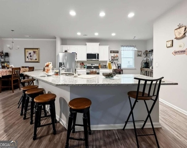 458 Laurelcrest Lane - Photo Thumbnail 6