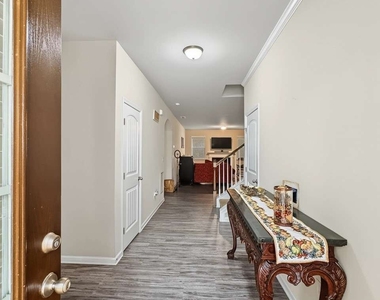 458 Laurelcrest Lane - Photo Thumbnail 2