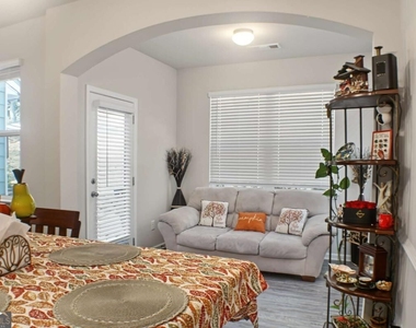 458 Laurelcrest Lane - Photo Thumbnail 7