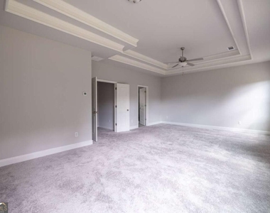 352 Newshaw Drive - Photo Thumbnail 17