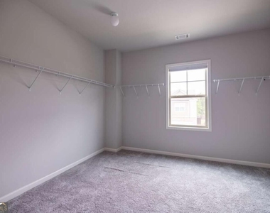 352 Newshaw Drive - Photo Thumbnail 21