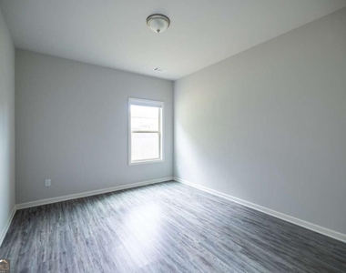 352 Newshaw Drive - Photo Thumbnail 12