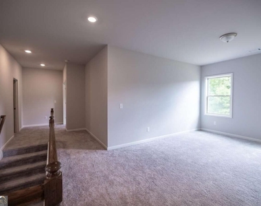 352 Newshaw Drive - Photo Thumbnail 23
