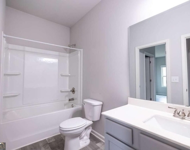 352 Newshaw Drive - Photo Thumbnail 14