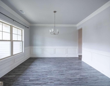 352 Newshaw Drive - Photo Thumbnail 10