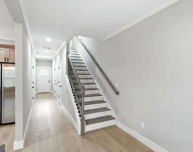 232 Brad Street - Photo Thumbnail 5